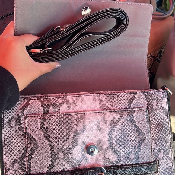 Gray snake print handbag with straps - Picture 5 of 5